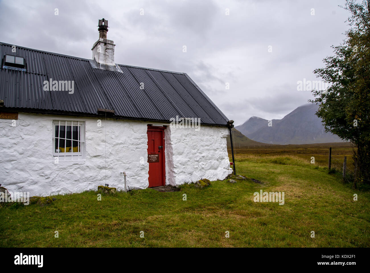 Glencoe Black Rock cottage Stock Photo Alamy