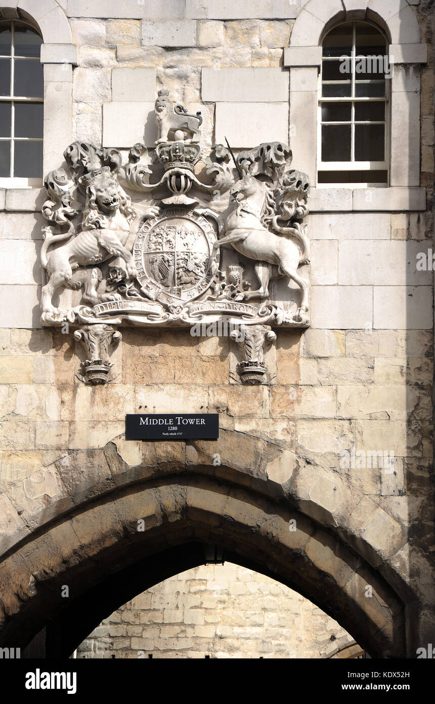 Middle Tower entrance, Tower of London Stock Photo Alamy