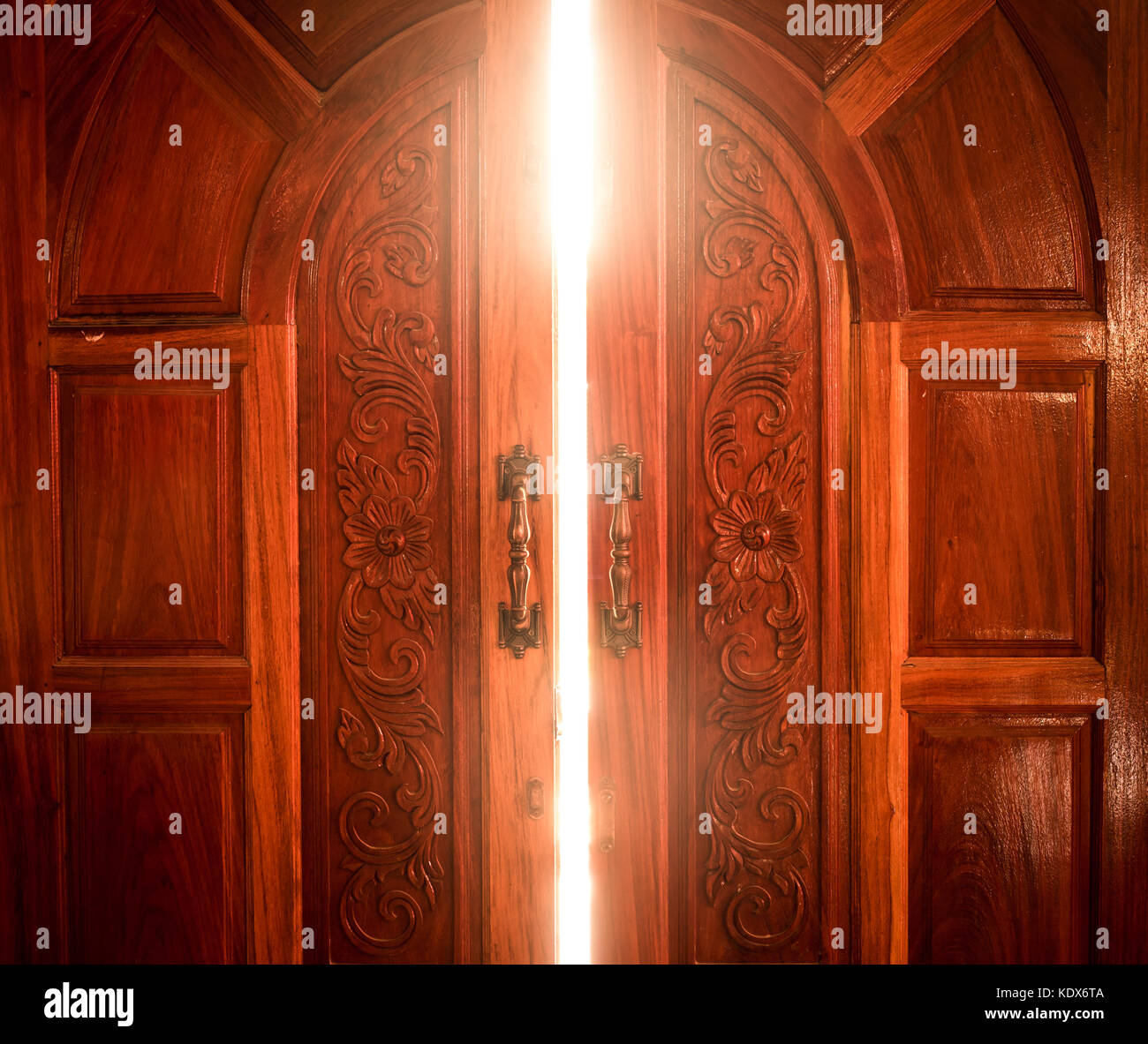open door light Stock Photo Alamy