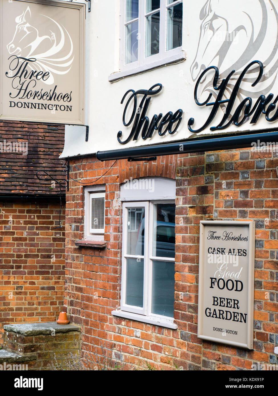Three Horseshoes Pub, Donnington, Newbury, Berkshire, England Stock