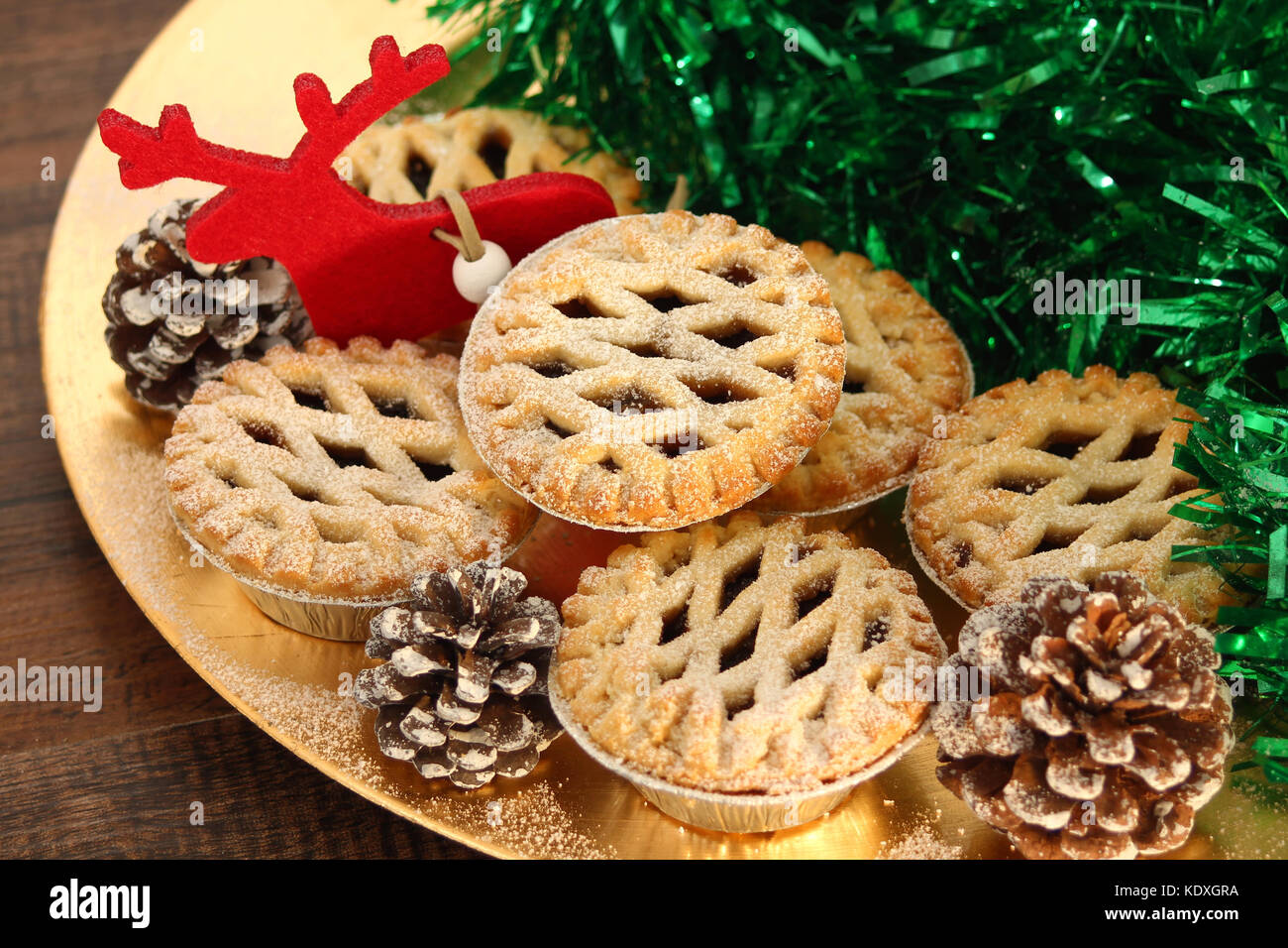 Xmas mince pies hi-res stock photography and images - Alamy