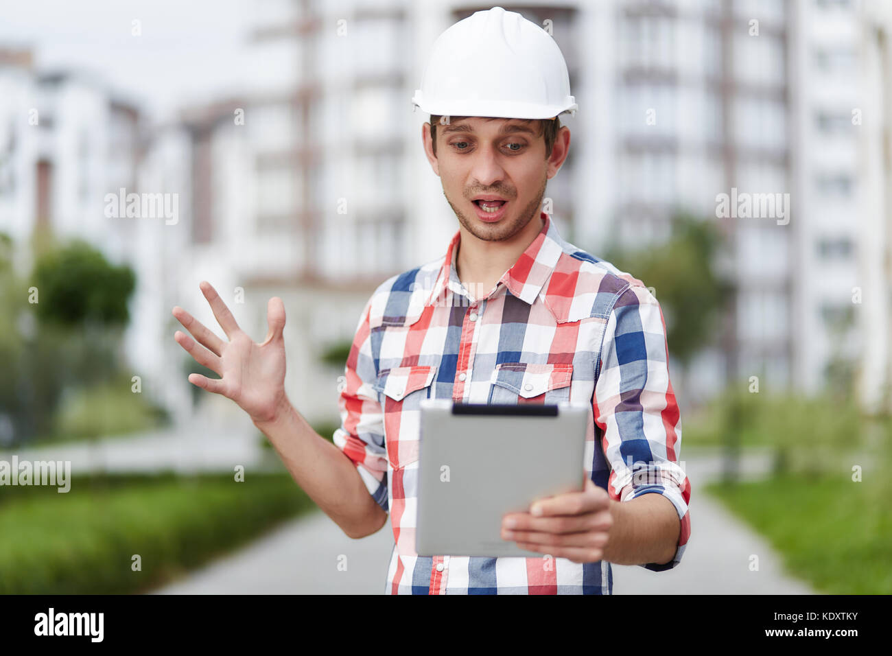 Confused architect hi-res stock photography and images - Alamy