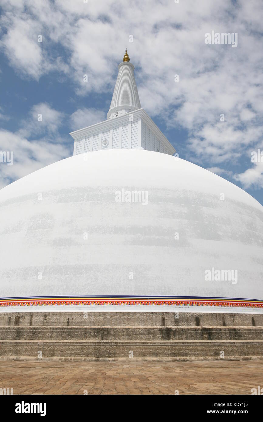 White sacred stupa Ruwanmalisaya dagoba in Anuradhapura, Sri Lanka Stock Photo