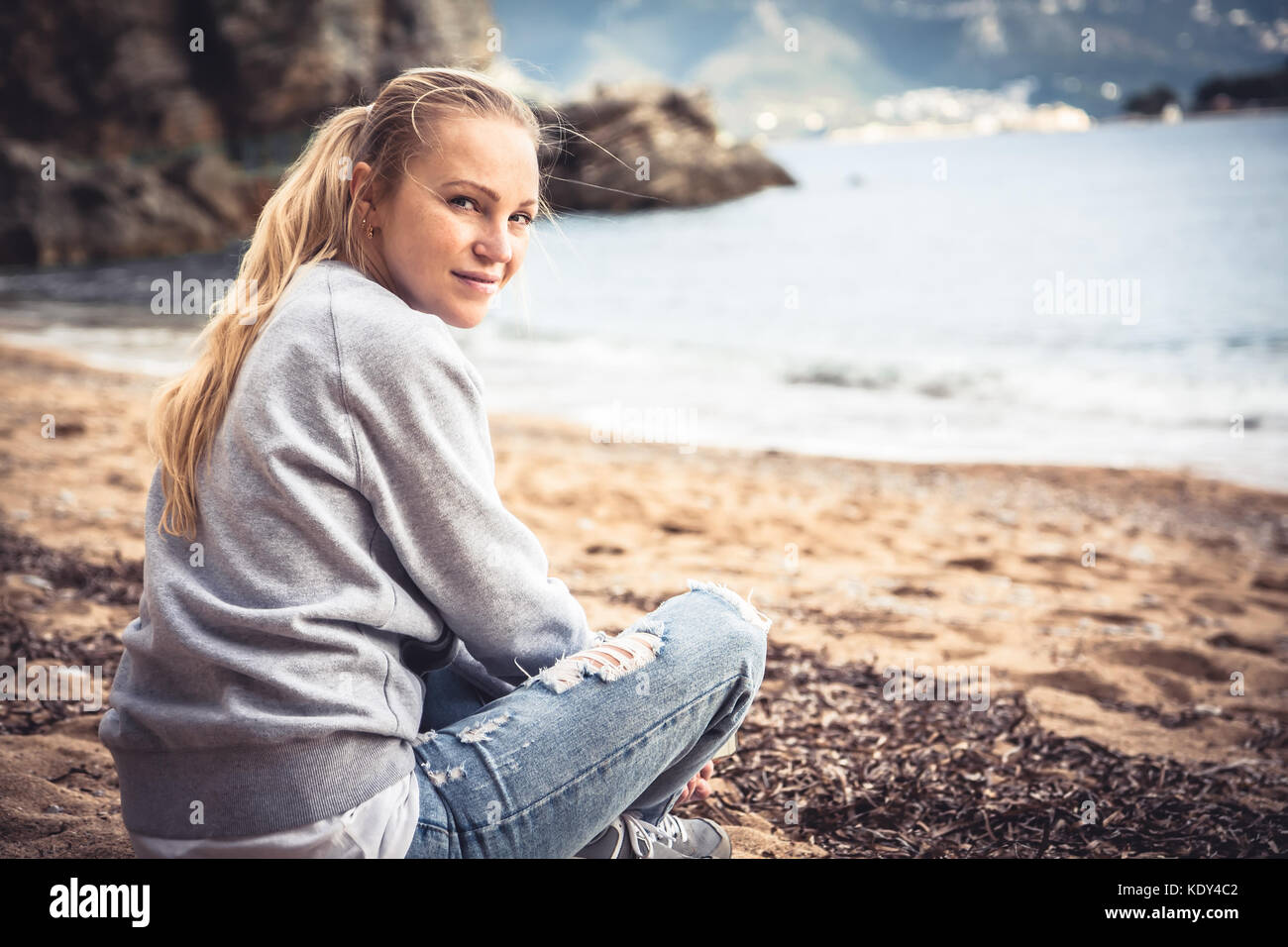 Lonely women hi-res stock photography and images - Alamy