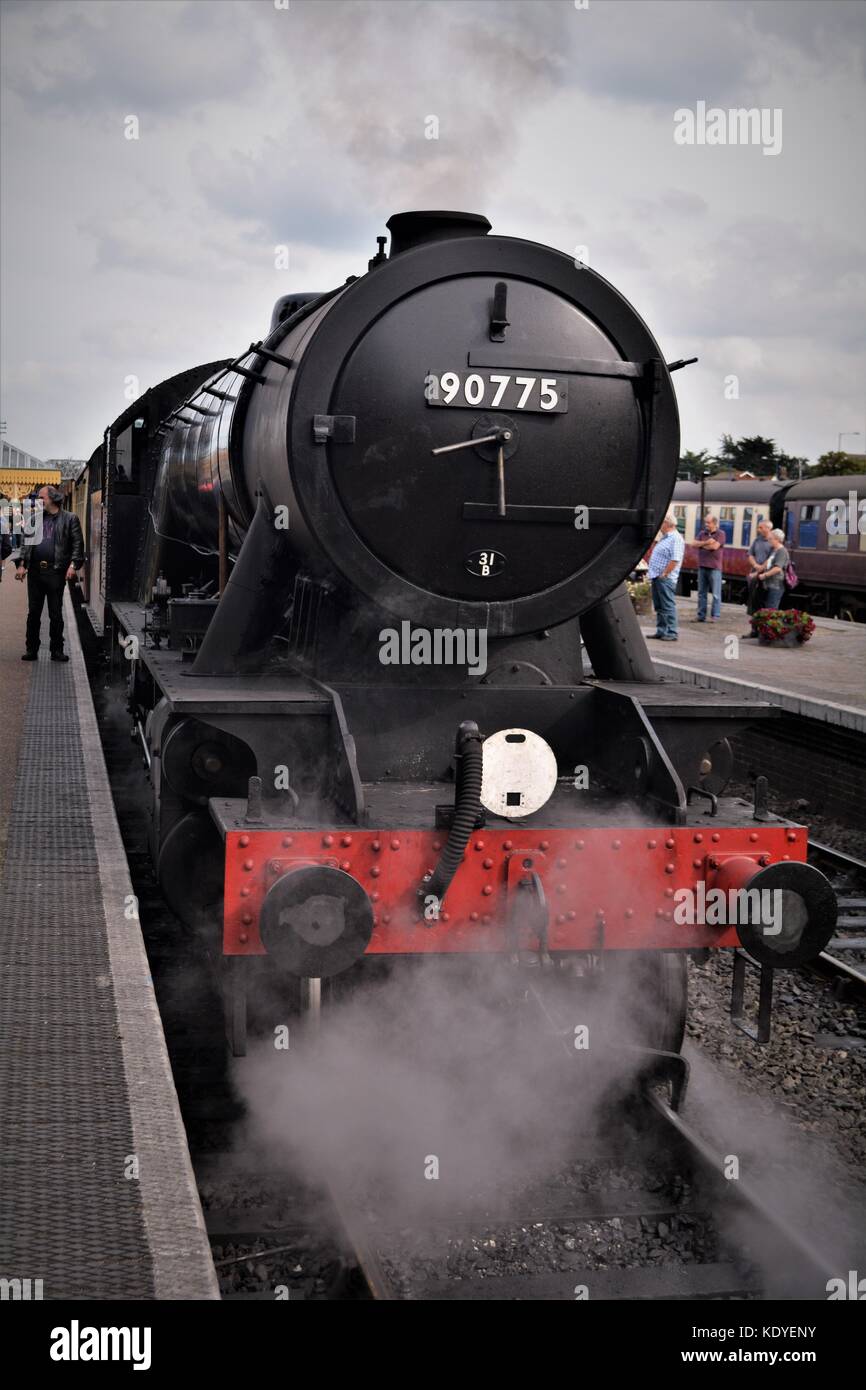 90775 Heavy steam 1940s classic train on the north Norfolk Poppy Line Stock Photo Alamy