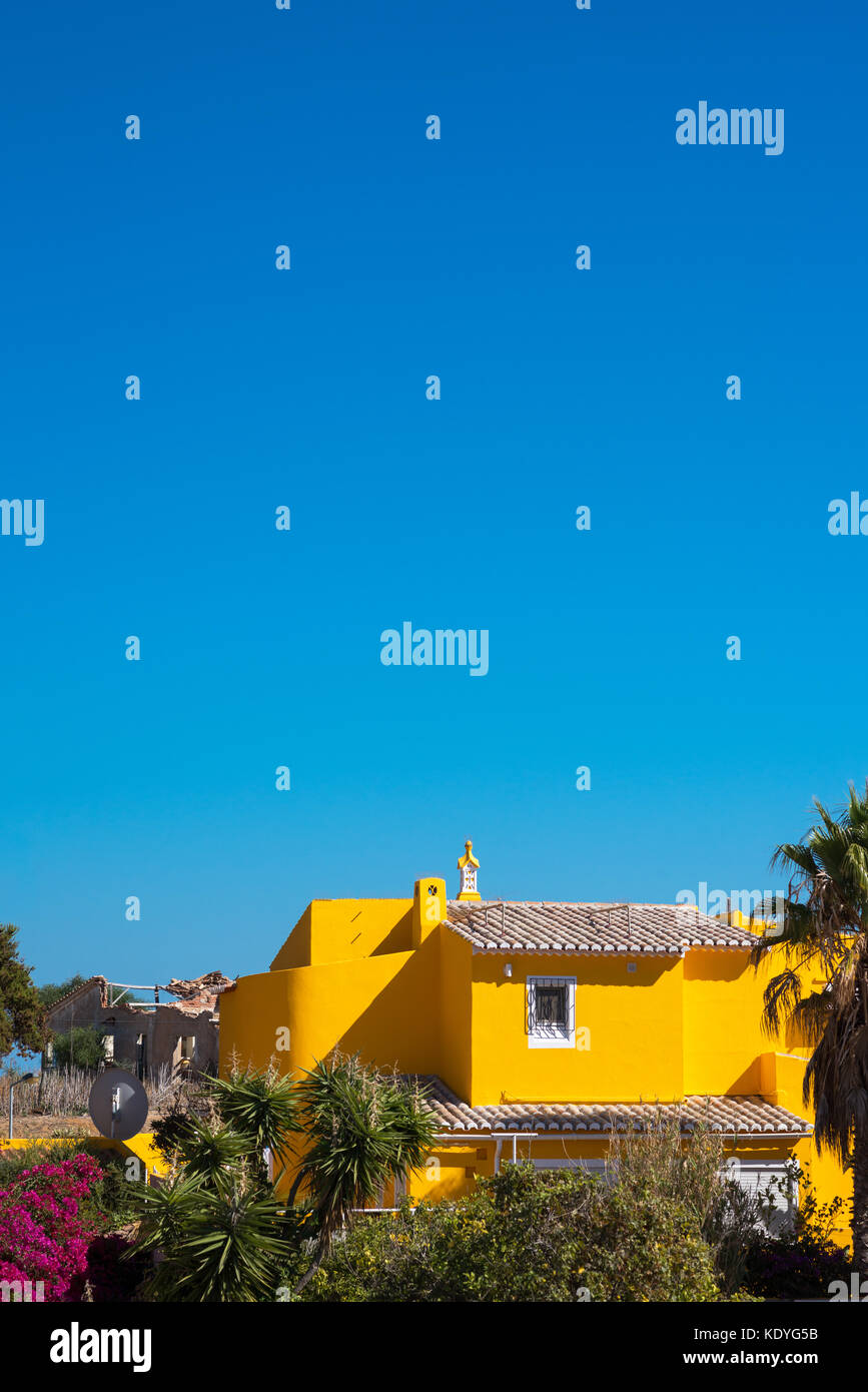 Algarve villa hires stock photography and images Alamy