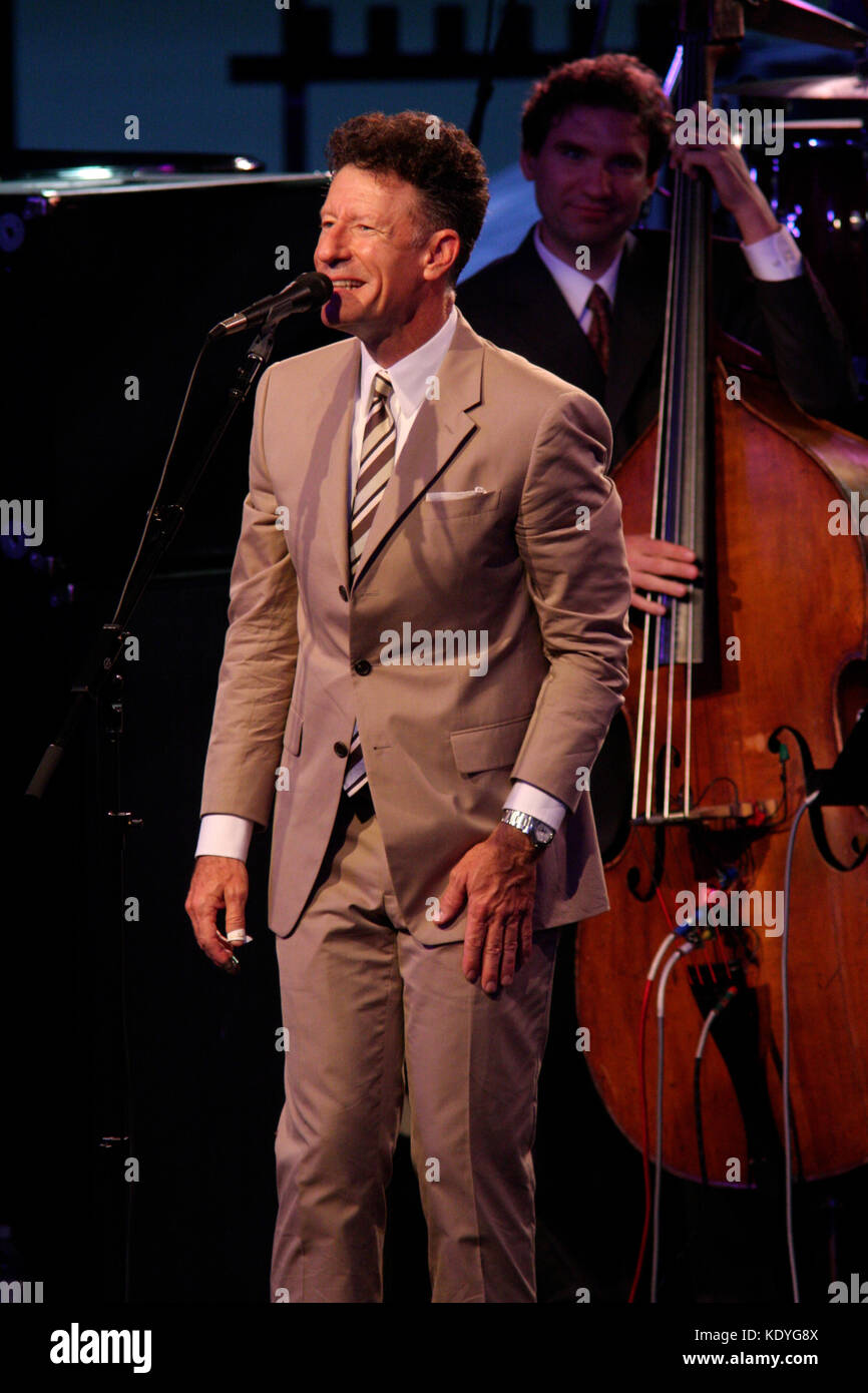 Lyle lovett hi-res stock photography and images - Alamy