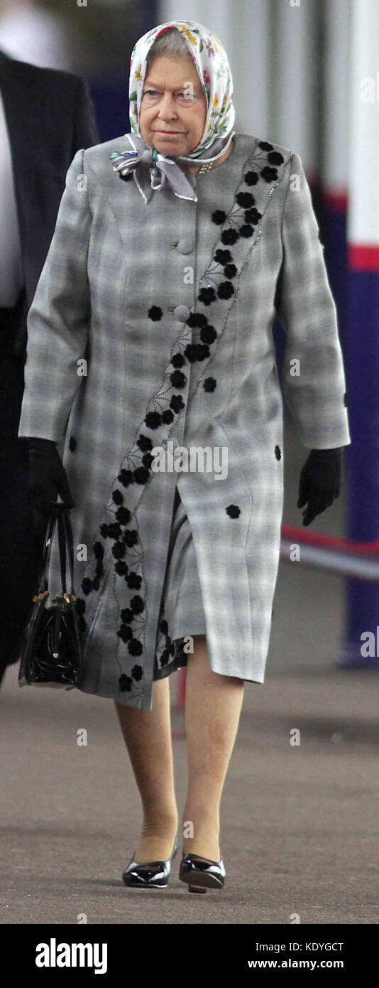 SANDRINGHAM, UNITED KINGDOM - FEBRUARY 07: Queen Elizabeth II  embarks on the train from platform one at Kings Lynn Railway station, Norfolk  at the end of her Christmas  holiday at Sandringham  on February 7, 2011 in London, England.  People:  Queen Elizabeth II  Transmission Ref:  MNCUK1   Credit: Hoo-Me.com/MediaPunch ***NO UK*** Stock Photo