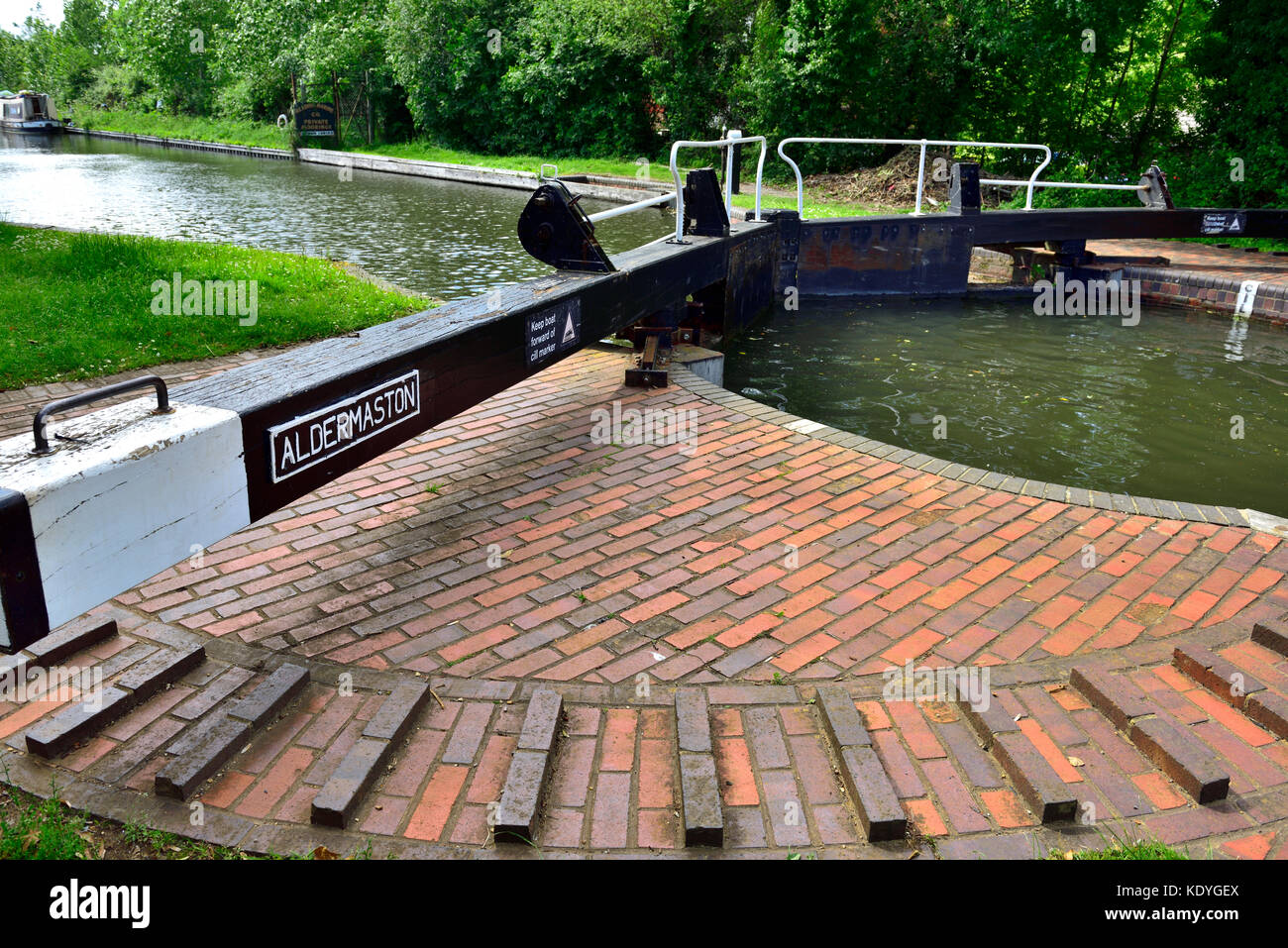 Manually operated canal lock gate, West Berkshire, UK Stock Photo
