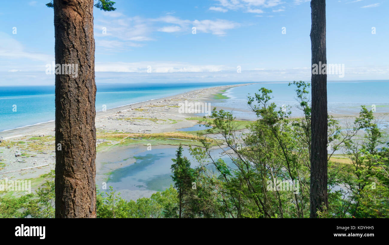 Dungeness Spit, Dungeness National Wildlife Refuge, and Dungeness  Recreation Area, a Clallam County park near Sequim in Washington State.  Dungeness S Stock Photo - Alamy