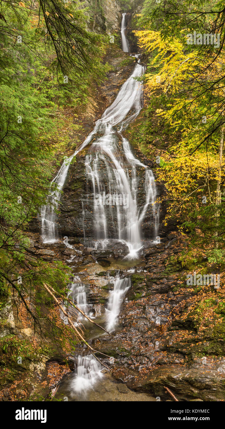 The full length of Moss Glen Falls in Autumn seen from the viewpoint above in Stowe, Vermont Stock Photo