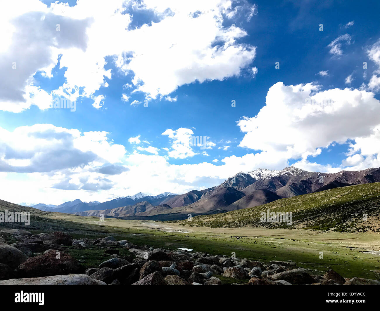 India himalayas helicopter hi-res stock photography and images - Alamy