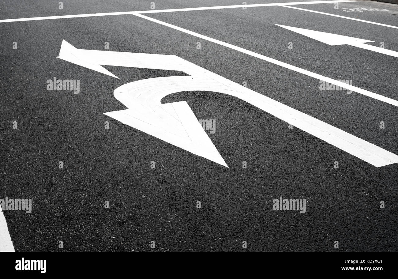 u turn road sign on the road Stock Photo - Alamy