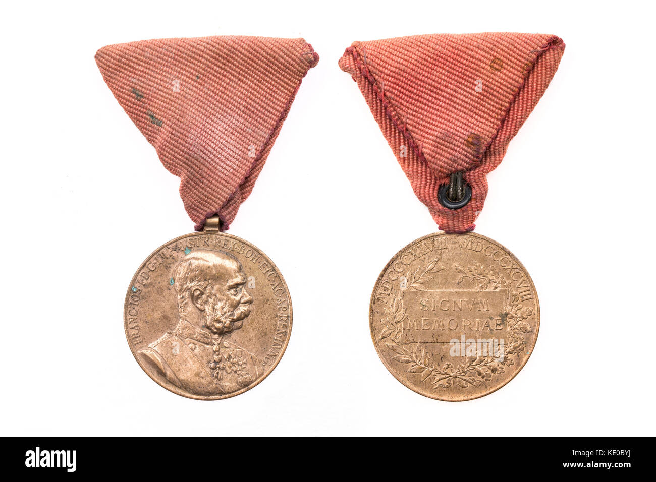 Austrian medal in honour of World War 1  Austria-Hungary vs France and Russia 1914-1918. Also known as 'Signum Memoria'. Stock Photo