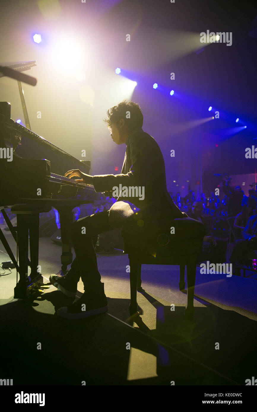 Joey alexander pianist hi-res stock photography and images - Alamy