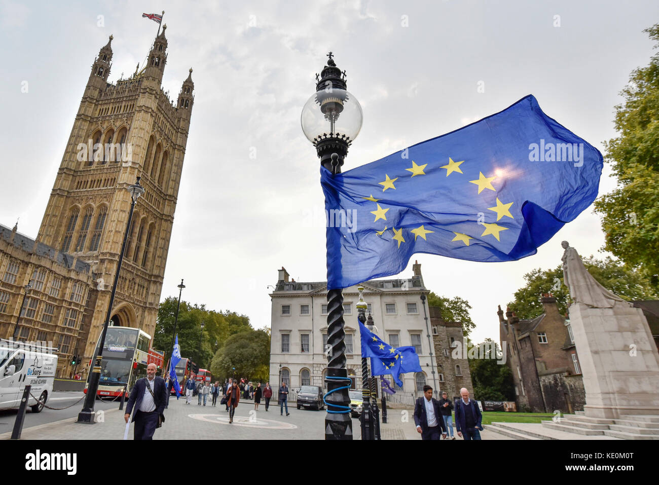 Hoist of flags hires stock photography and images Alamy