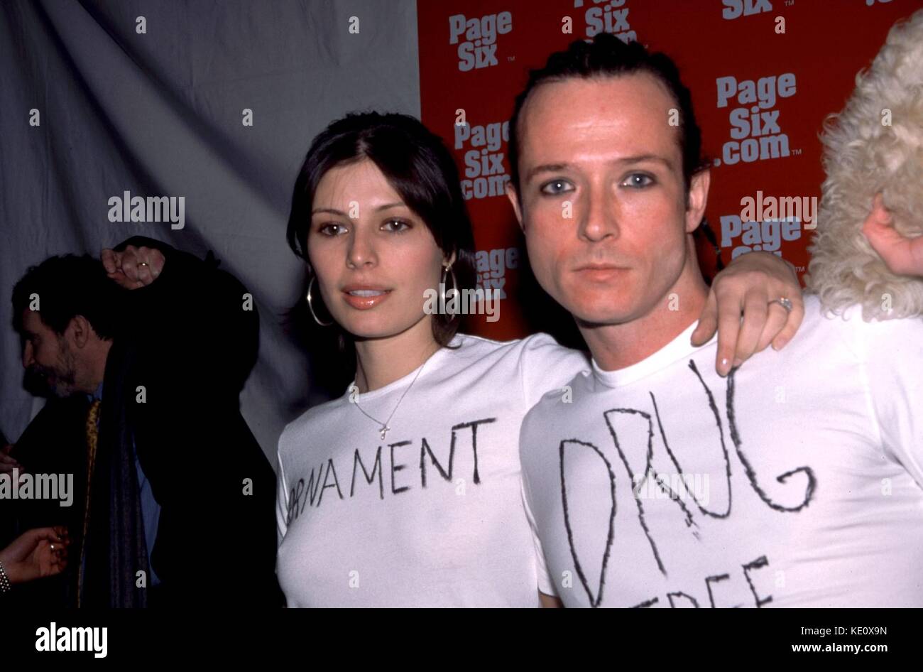 Scott Weiland w/ girlfriend attending The New York Post's 'Page Six.Com' launch party at Gustavino's in New York City. February 9, 2000 © Joseph Marzullo / MediaPunch Stock Photo