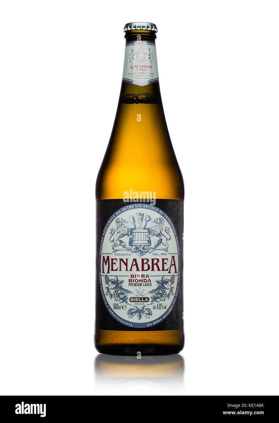 Rodet FALSK ønske LONDON, UK - MAY 15, 2017: Bottle of Menabrea birra blonda premium lager  beer on white background. Italian beer Stock Photo - Alamy