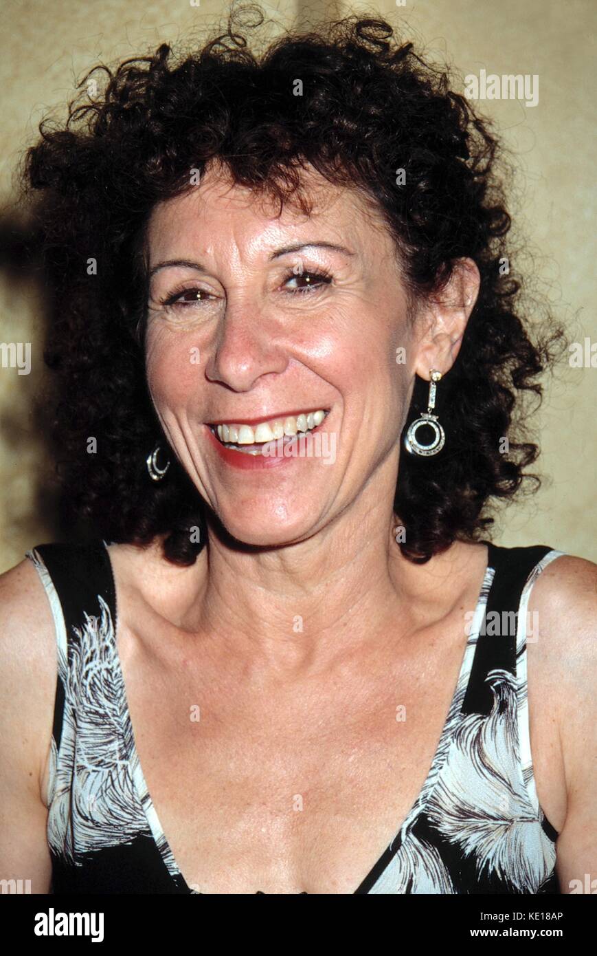 Rhea Perlman 