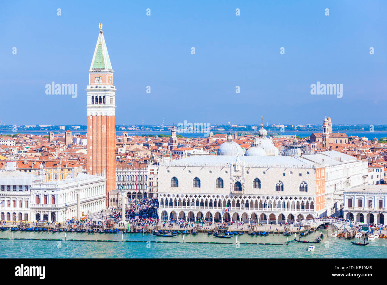 VENICE ITALY VENICE Busy crowds of tourists visiting Venice Riva degli Schiavoni promenade near doges palace and campanile  Venice Italy EU Europe Stock Photo