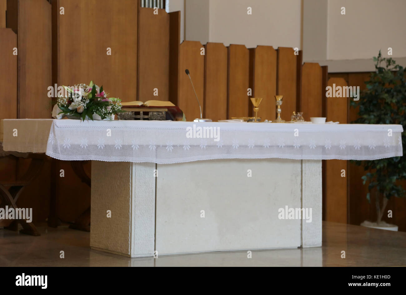 Holy bible flowers hi-res stock photography and images - Alamy