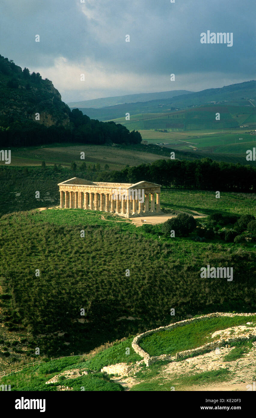 Italy Sicily Segesta Temple Stock Photo - Alamy