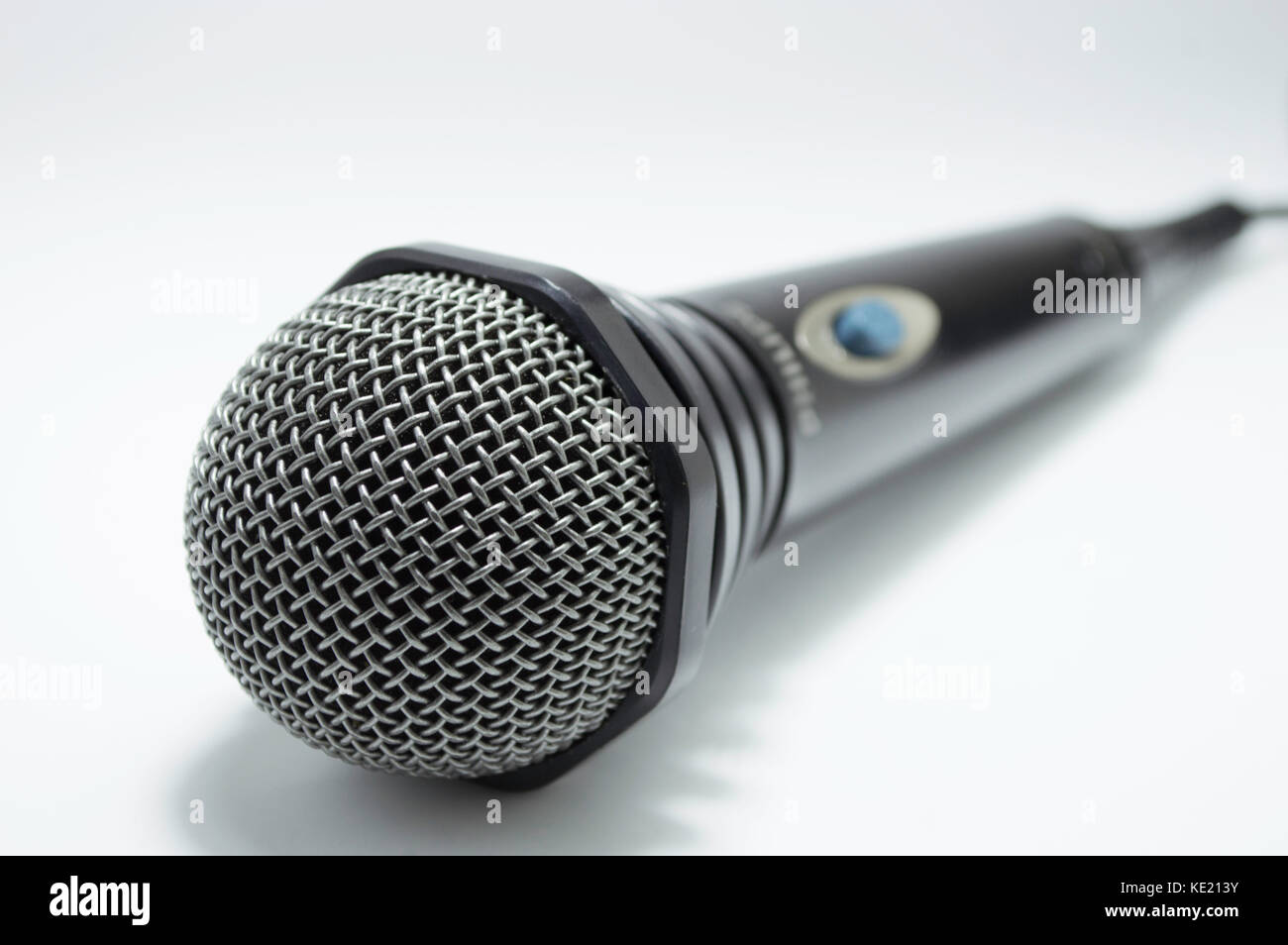 microphone, 15/5000 Quizás quisiste decir: micrófono negro black microphone, microphone, sound, audio element, audio, switch, singer Stock Photo