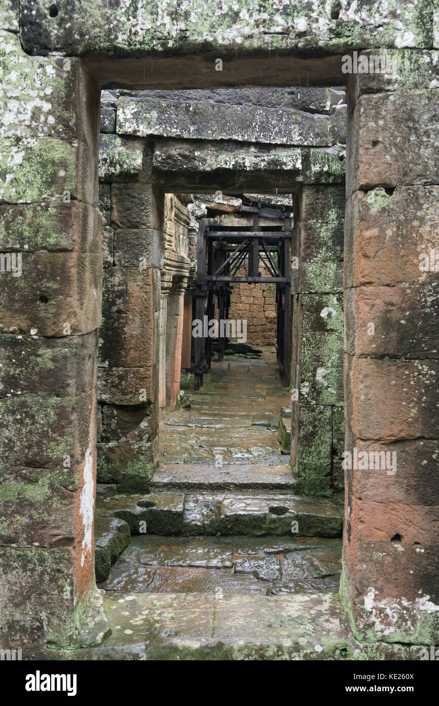 Old temple ruins hi-res stock photography and images - Alamy