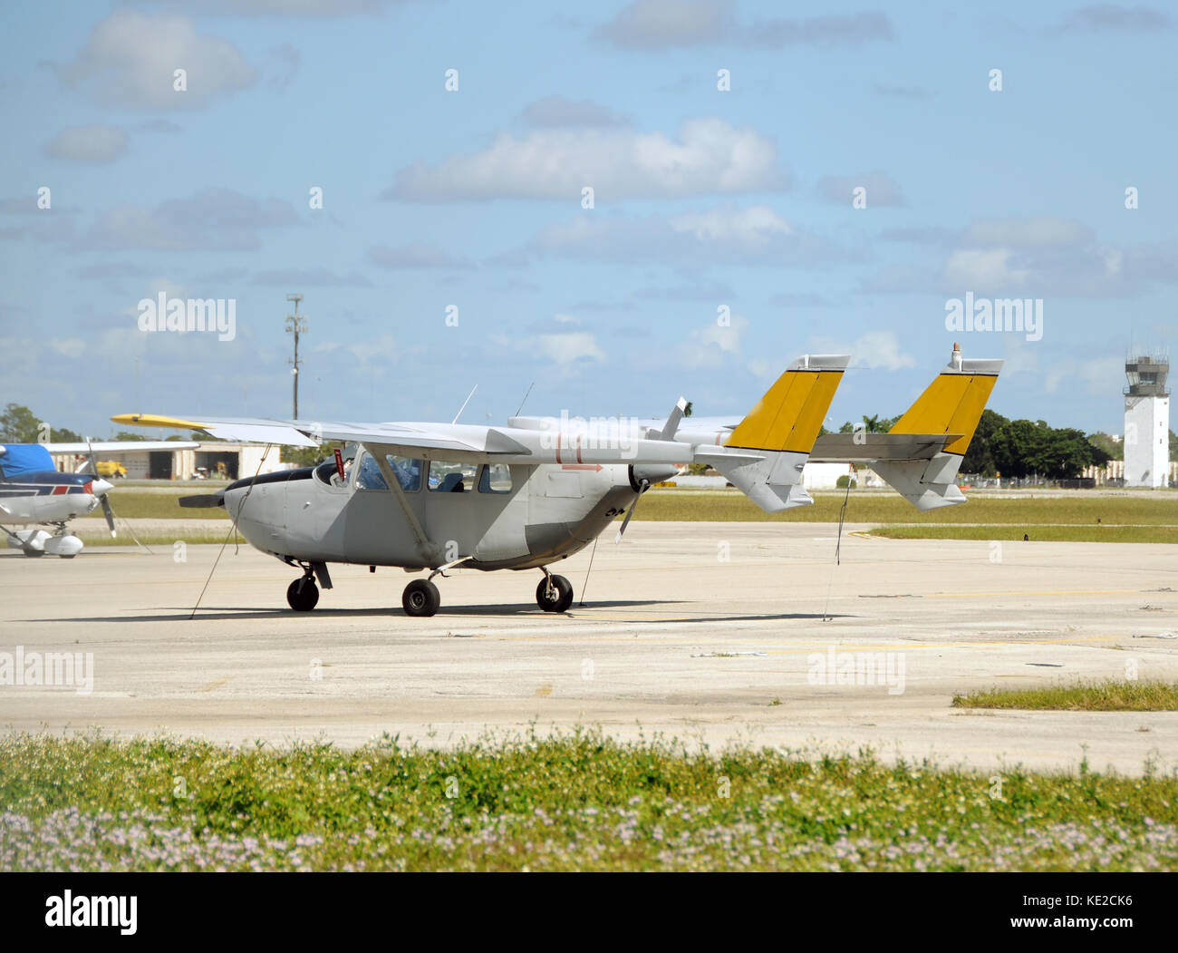 Vietnam war era propeller airplane side view Stock Photo Alamy