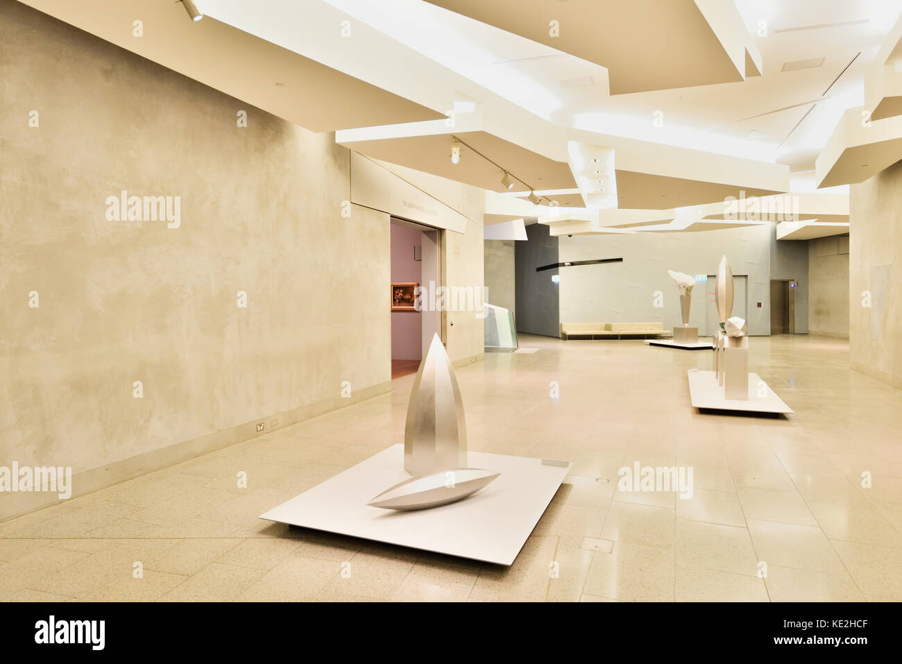 Art gallery interior sculptures hires stock photography and images Alamy