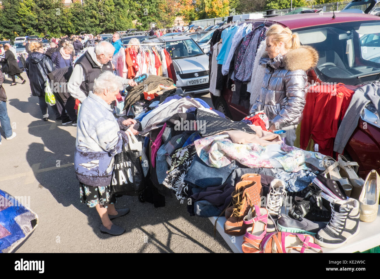 Sunday car boot hires stock photography and images Alamy