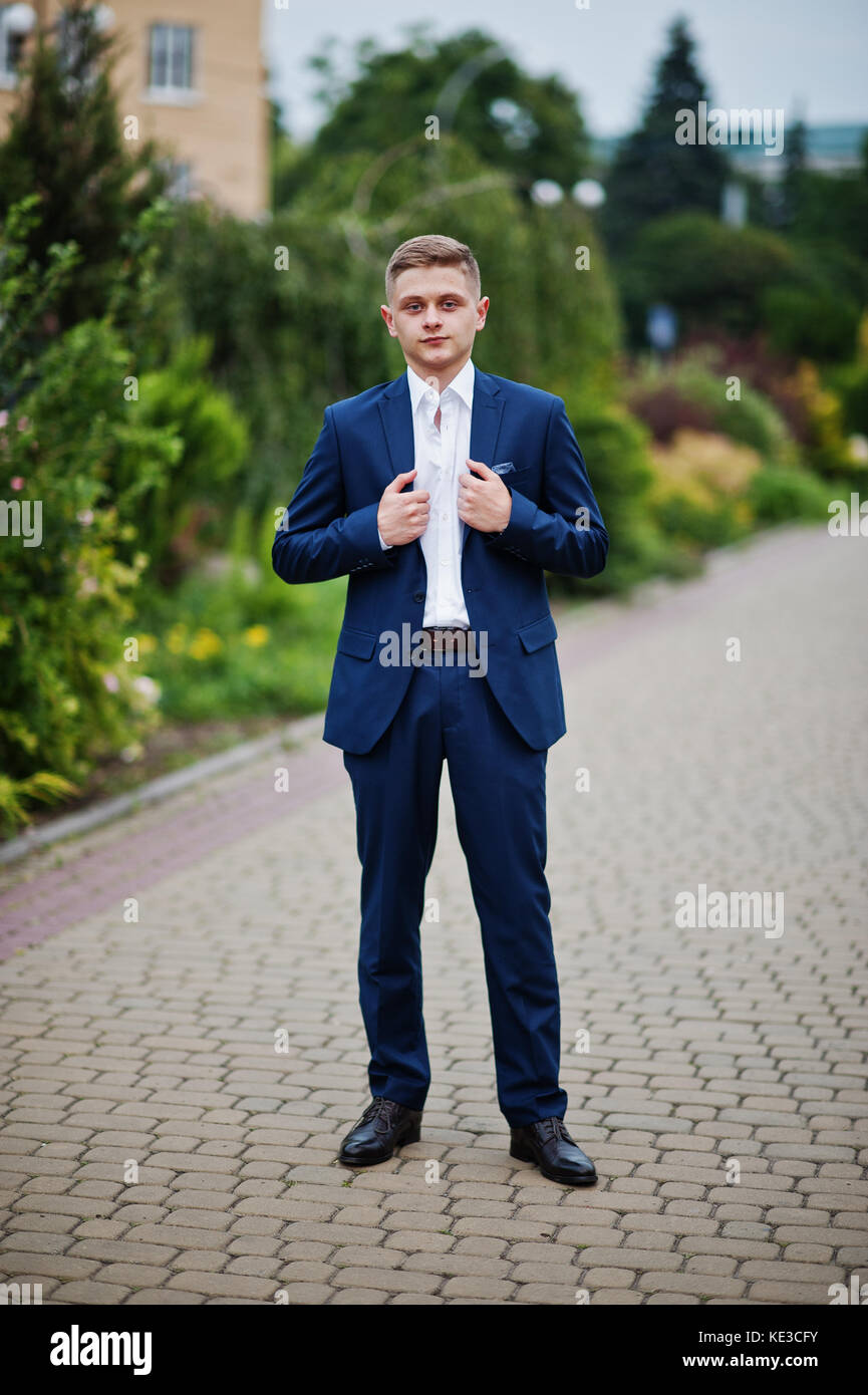 Wedding suit boys pose pageboy hi-res stock photography and images - Alamy