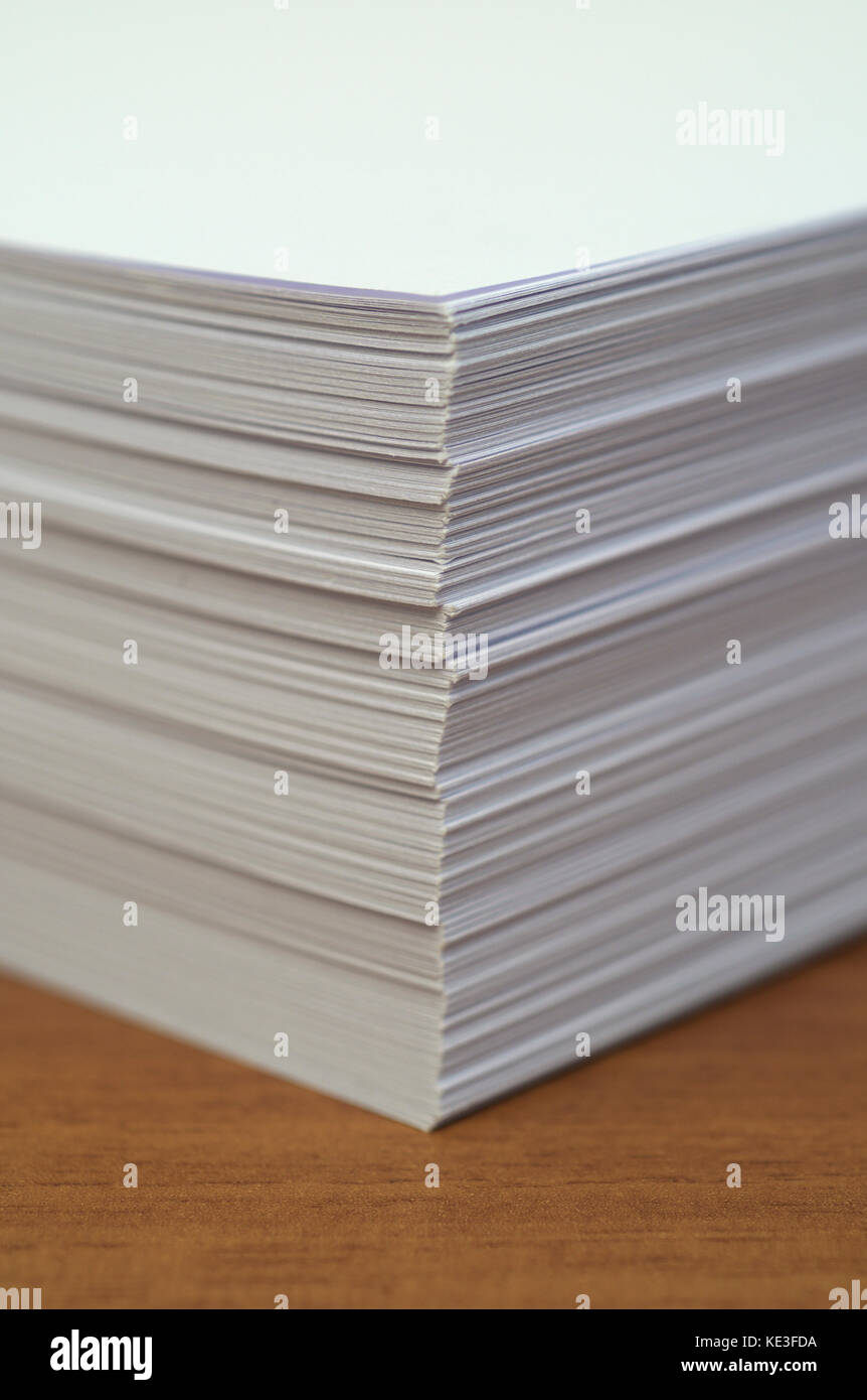corner edge view of ream, stack of letter size white paper Stock Photo