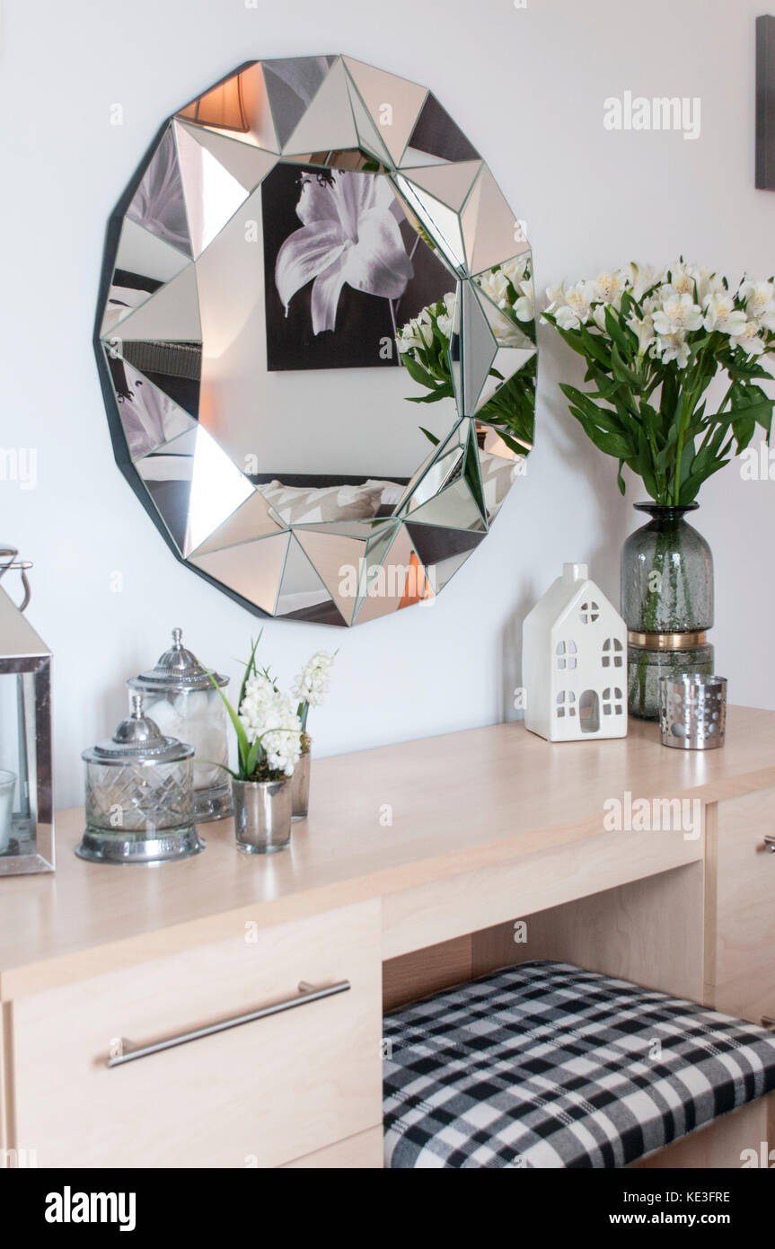 mirrored reflection of bedroom Stock Photo Alamy