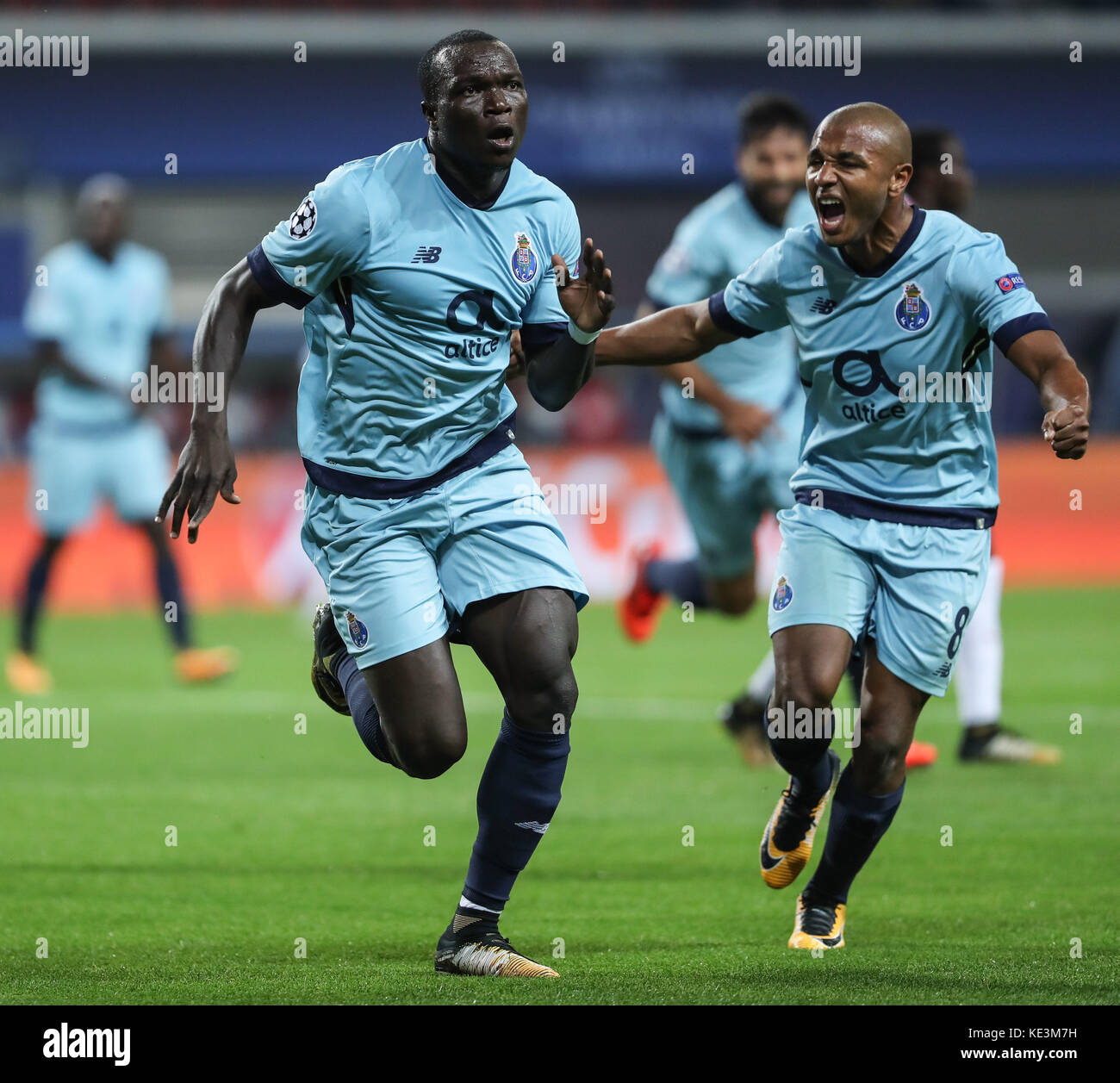 (171018) -- LEIPZIG, Oct. 18, 2017(Xinhua) -- Porto's Vincent Aboubakar (L) celebrates after socring during a match of Group G of 2017-18 Champions League against Leipzig in Leipzig, Germany, on Oct. 17, 2017. Leipzig won 3-2. (Xinhua/Shan Yuqi) Stock Photo