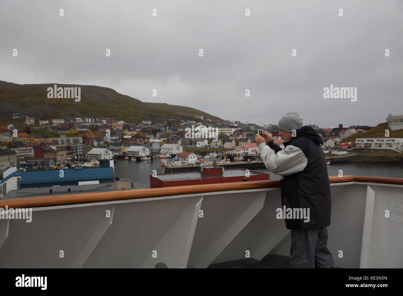 Honningsvag, Norway. 18th Oct, 2017. Grey Skies over Honningsvåg, Norway. Credit: Keith Larby/Alamy Live News Stock Photo