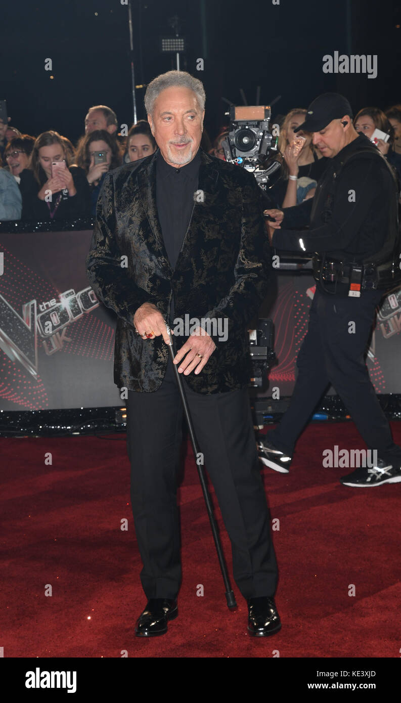 Tom jones the voice chair hires stock photography and images Alamy