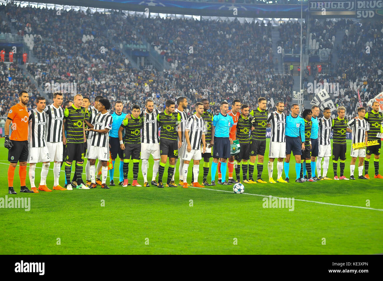 Turin, Italy. 18th Oct, 2017. All Team during the UEFA Champions League football match between Juventus FC and Sporting Lisbona at Allianz Stadium on 18 October, 2017 in Turin, Italy. Credit: FABIO PETROSINO/Alamy Live News Stock Photo
