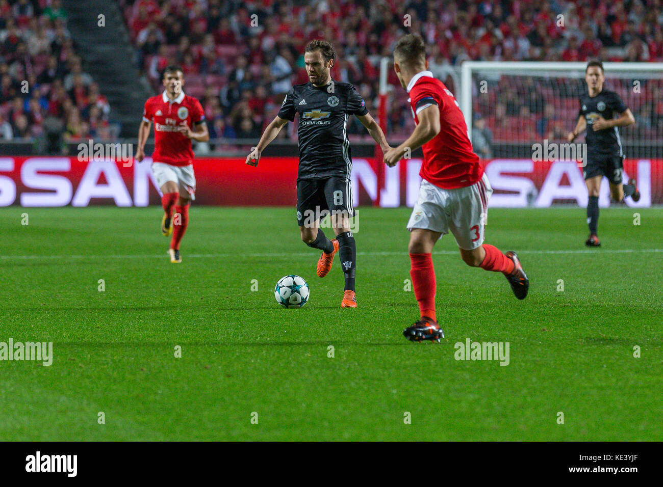 Lisbon, Portugal. 18th Oct, 2017. October 18, 2017. Lisbon, Portugal. Manchester UnitedÕs forward from Spain Juan Manuel Mata (8) during the game of the 3rd round of the UEFA Champions League Group A, SL Benfica v Manchester United FC Credit: Alexandre de Sousa/Alamy Live News Stock Photo