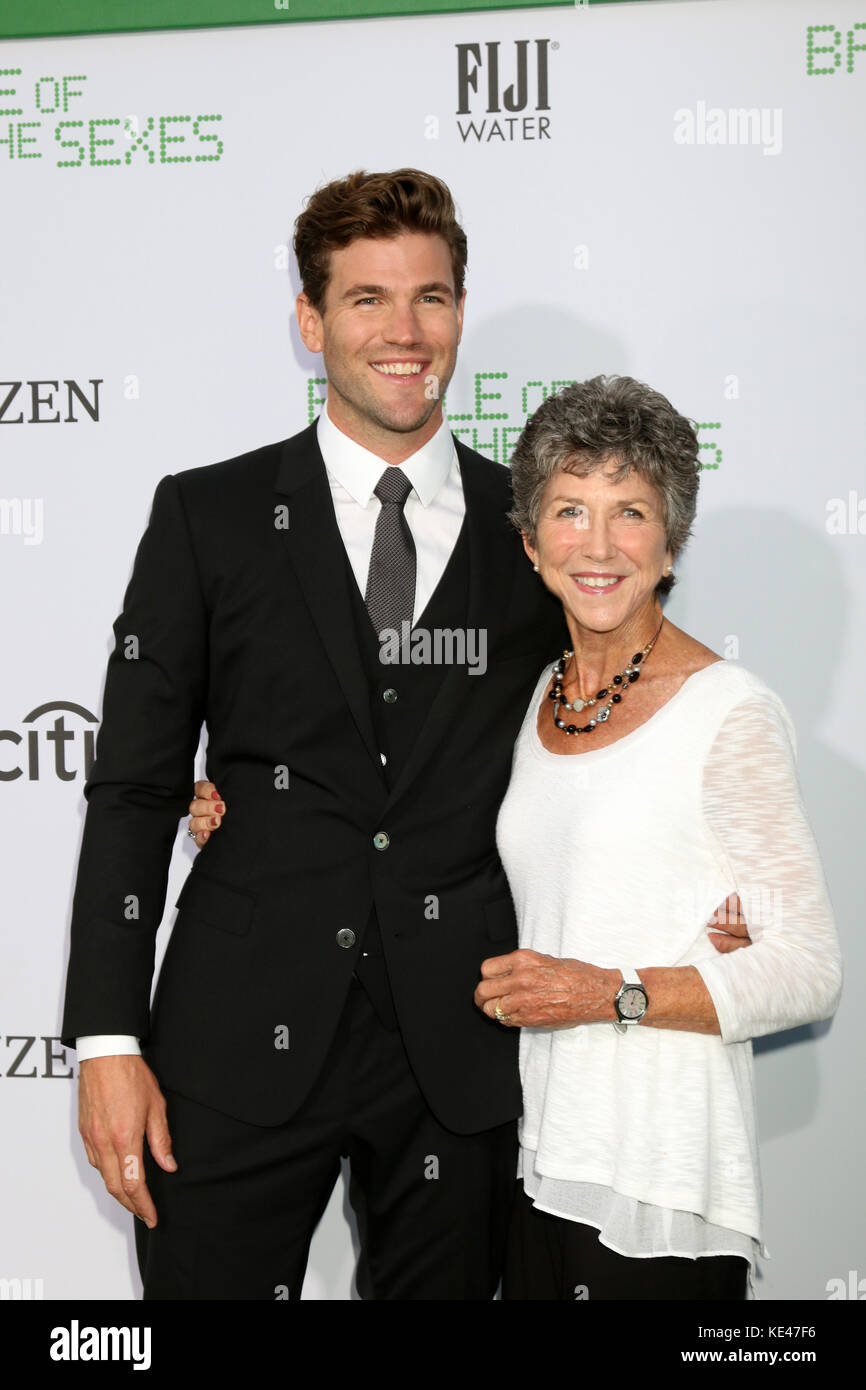 Los Angeles premiere of 'Battle of the Sexes' at the Village Theater - Arrivals  Featuring: Austin Stowell, Elizabeth Stowell Where: Westwood, California, United States When: 16 Sep 2017 Credit: Nicky Nelson/WENN.com Stock Photo