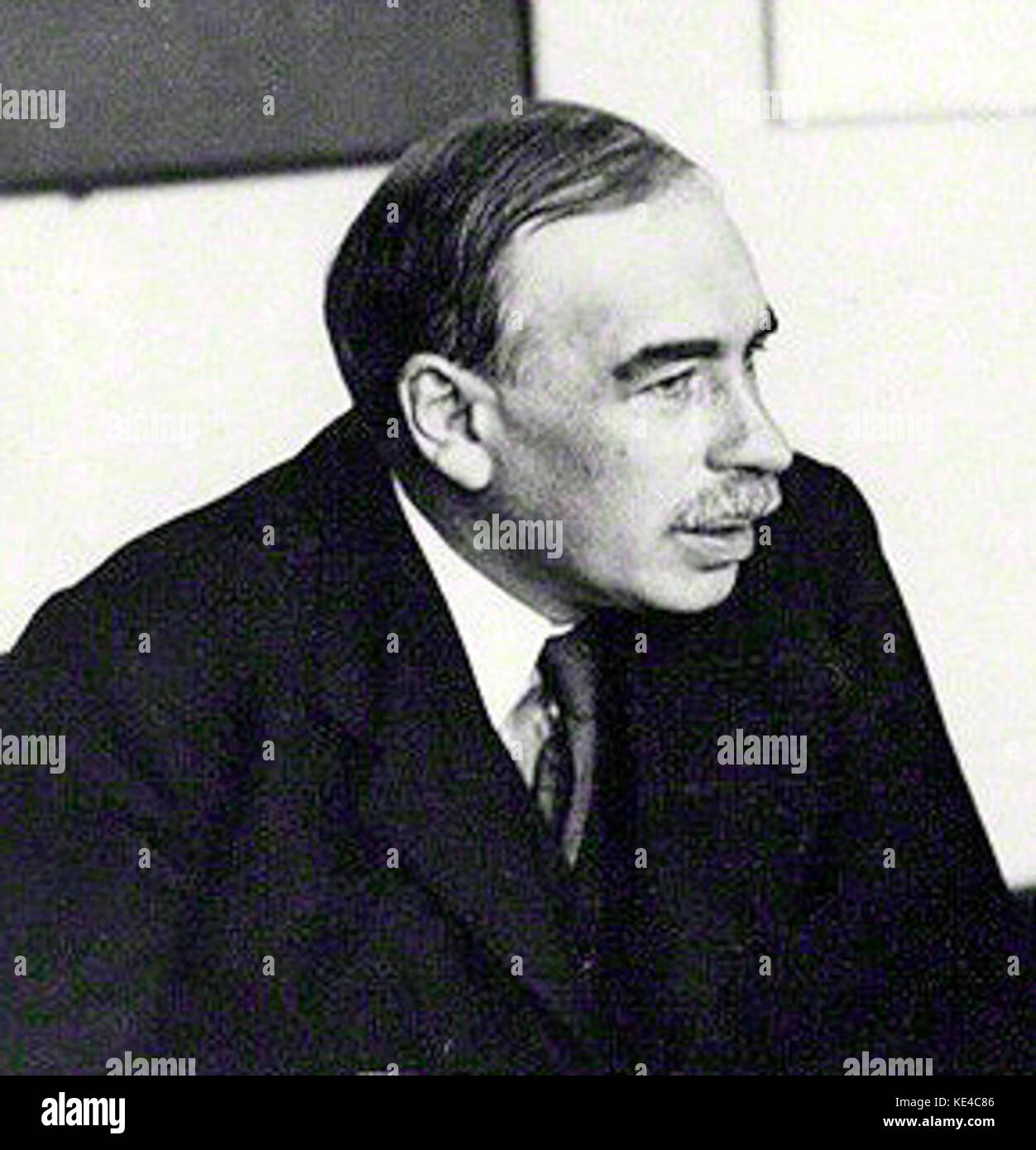 1930s JOHN MAYNARD KEYNES ECONOMIST BARON OF TILTON LOOKING AT