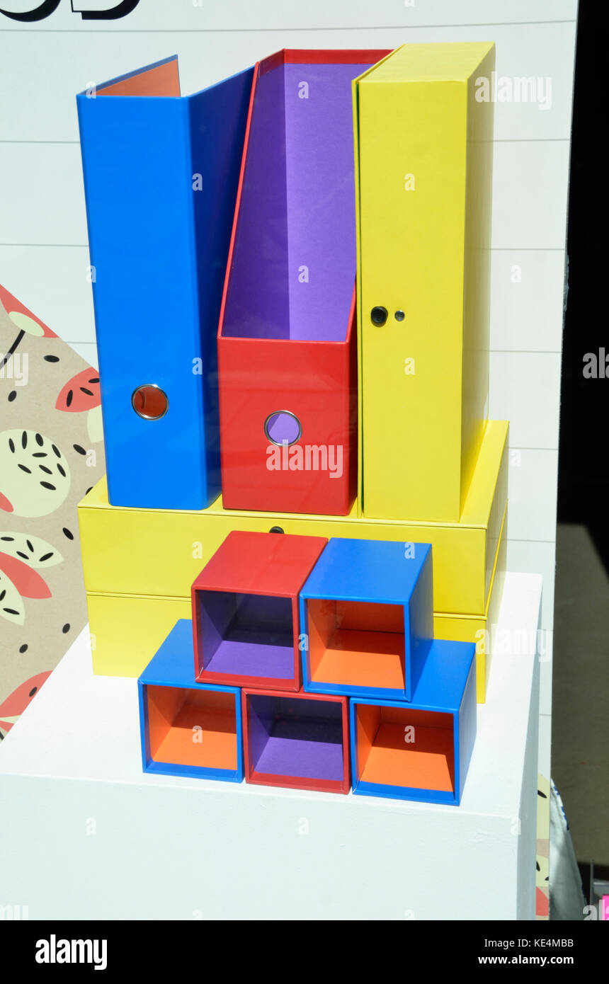 Vertical box display hi-res stock photography and images - Alamy