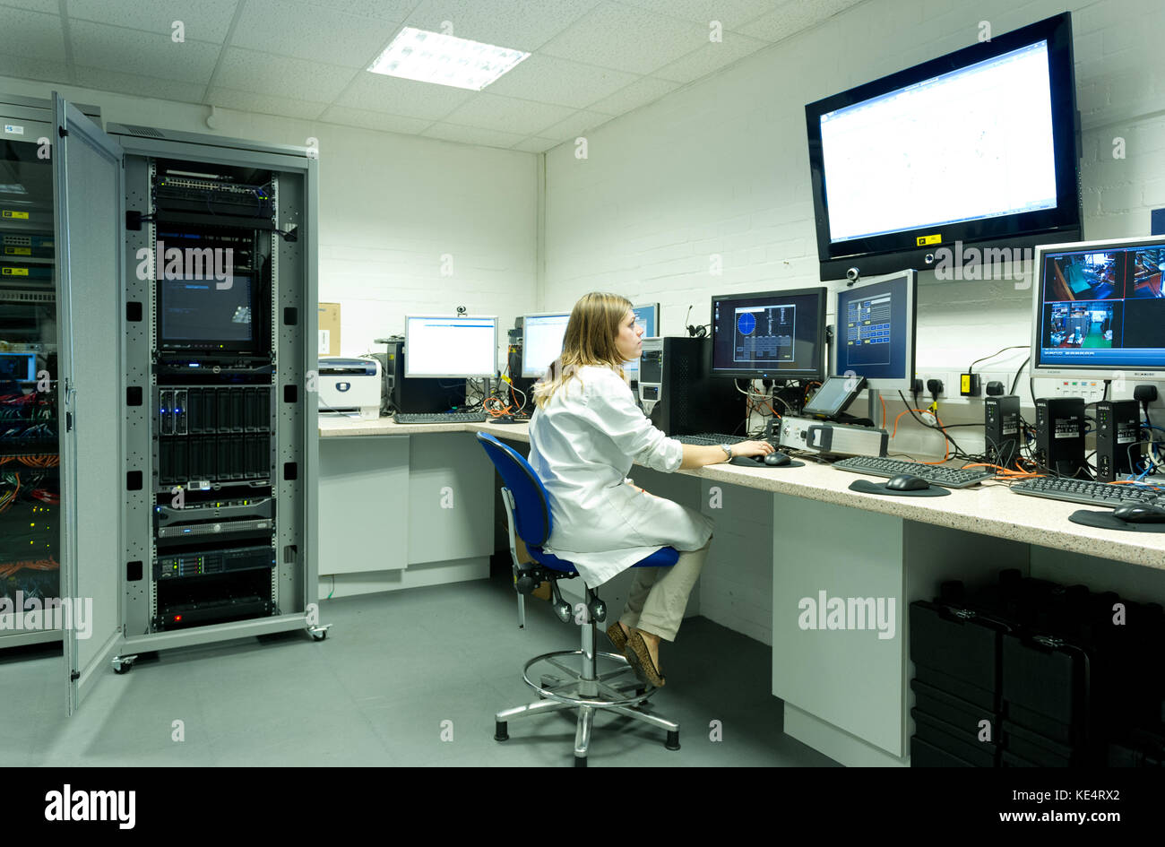 Mainframe monitoring hi-res stock photography and images - Alamy
