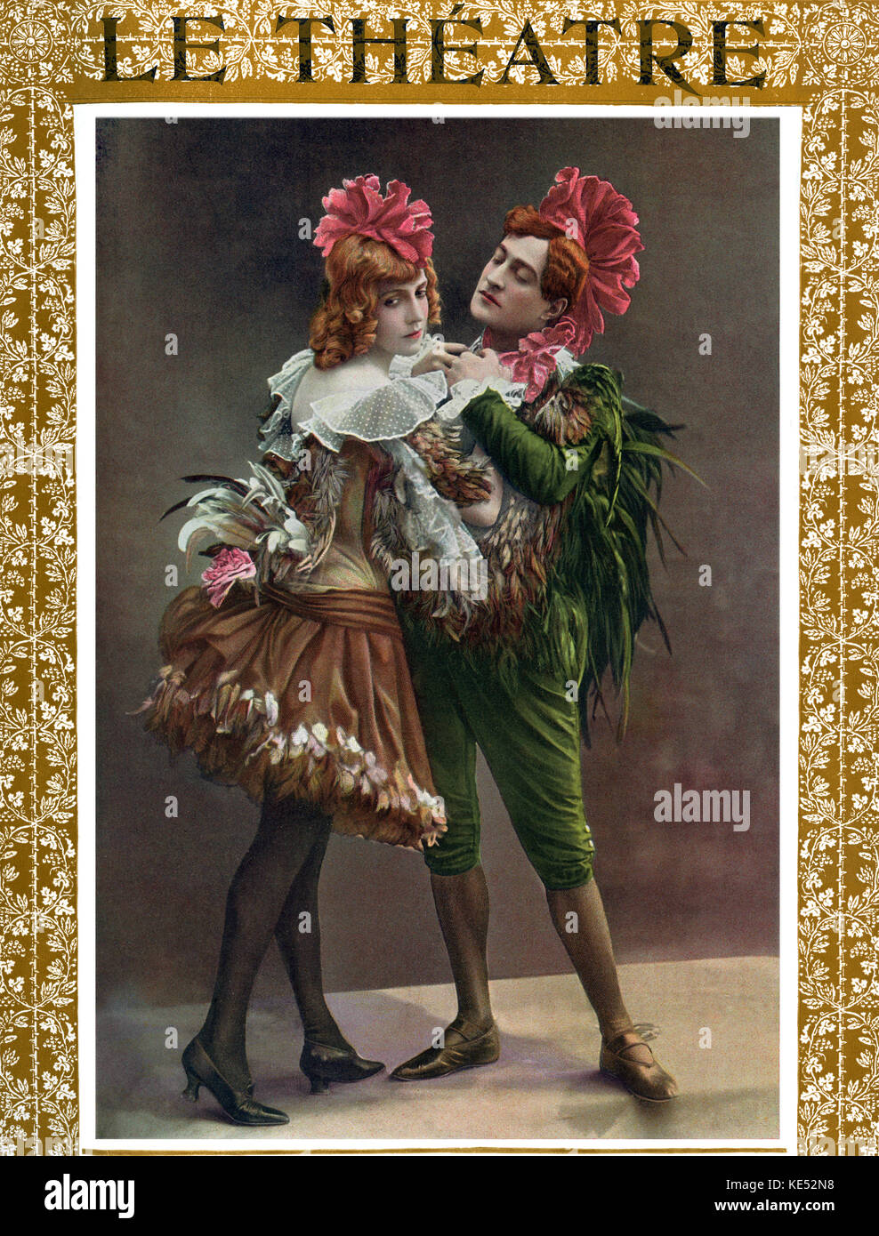 La Poule - from Revue 'Paris aux varietes' by Paul Gavault at the Theatre des Varietes. Le Théatre cover, 1904. The hen (Lavalliere as the hen) and le coq/ the cockerel (Max- Dearly as the cockerel/ le coq). Stock Photo