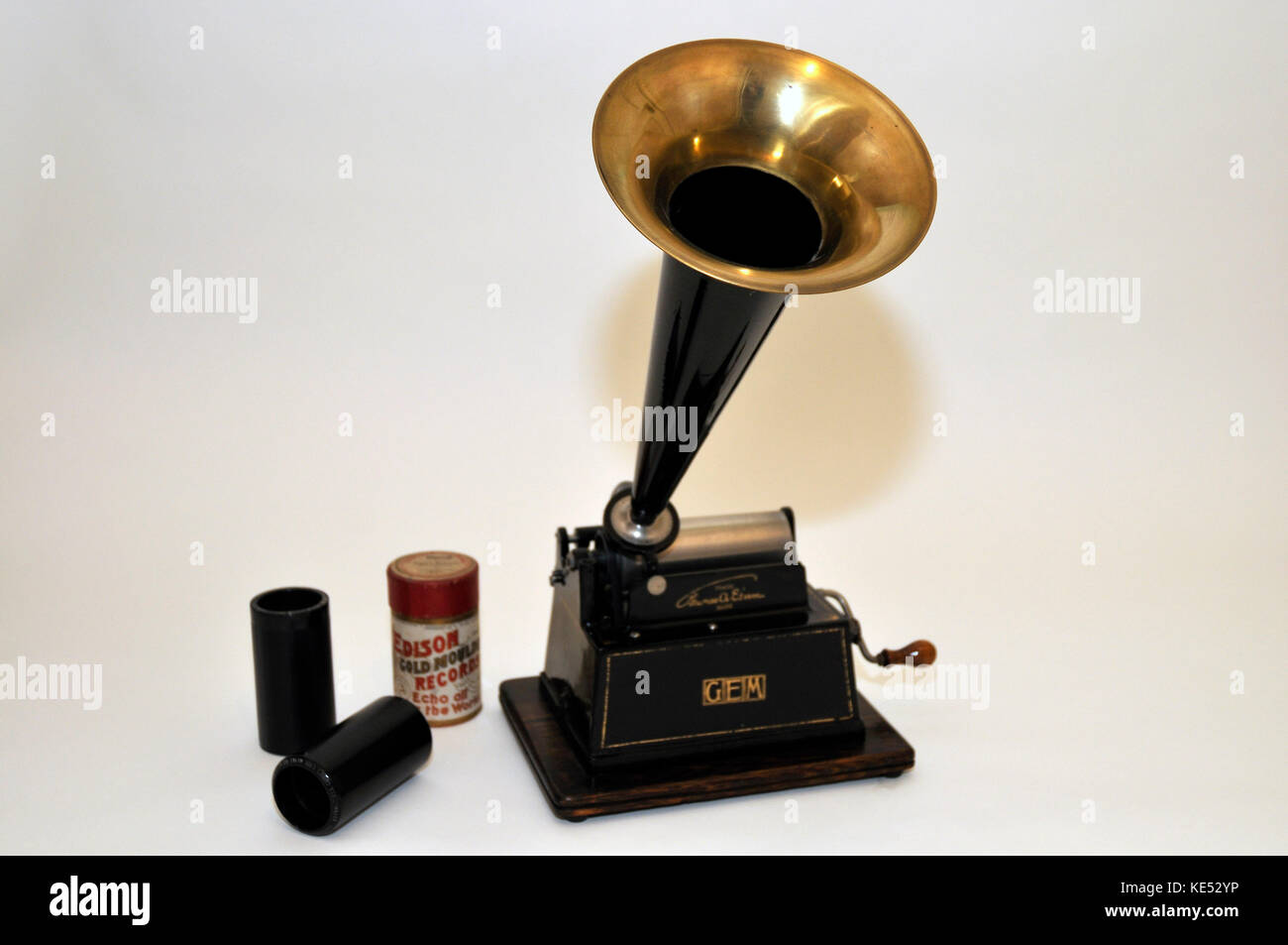 Edison gem phonograph using Edison Gold Moulded Records (cylinders) made in 1905.  Plays two minute cylinders only. Originally sold for $7.50 and made in America. Production began 1899, ended 1913. Invented by Thomas Edison. Stock Photo