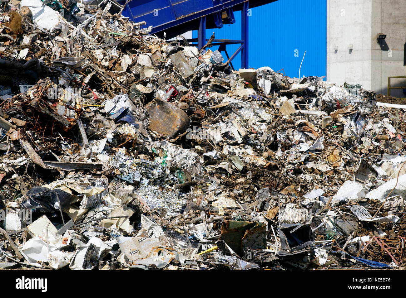 Recycling Plant Conveyor High Resolution Stock Photography and Images ...