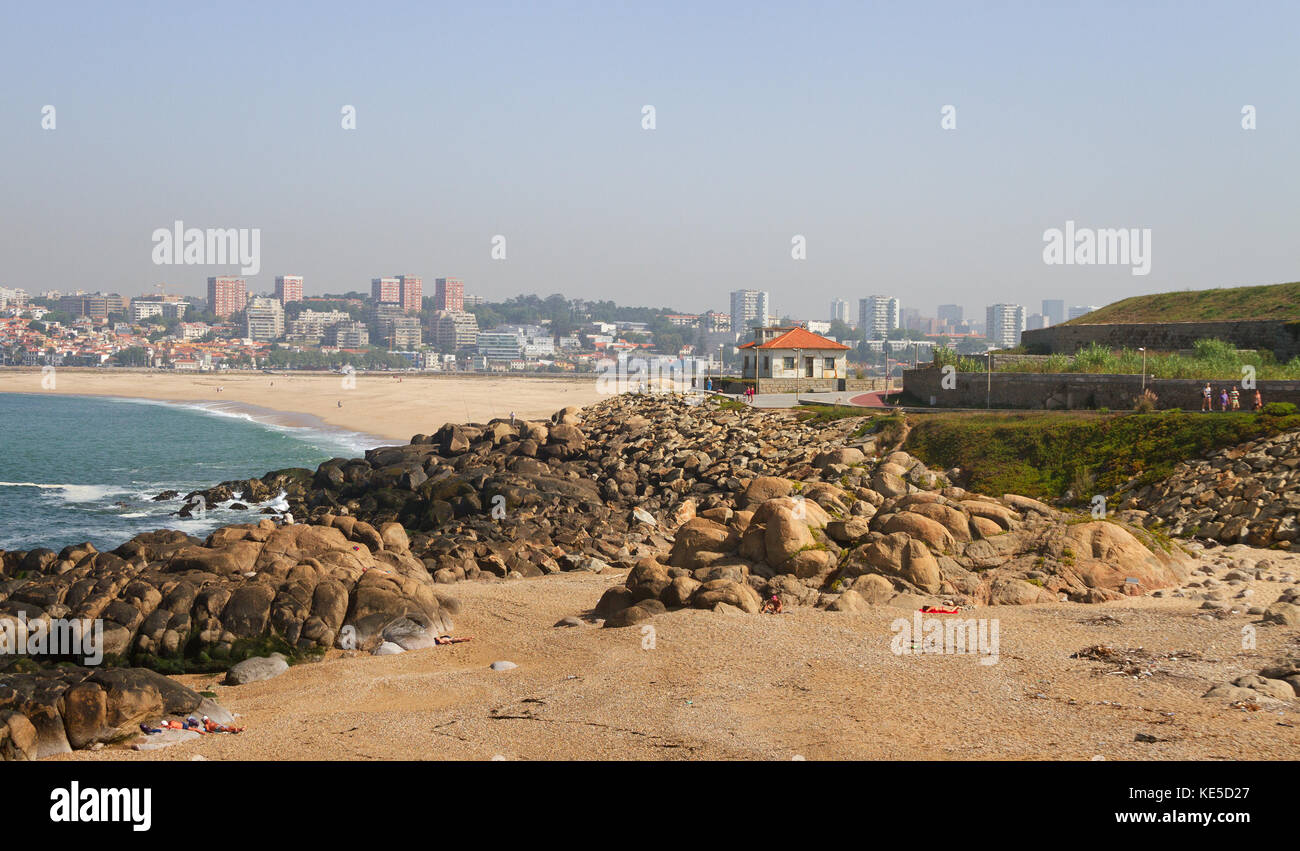 View of the rocky coast of the Atlantic Ocean Stock Photo - Alamy