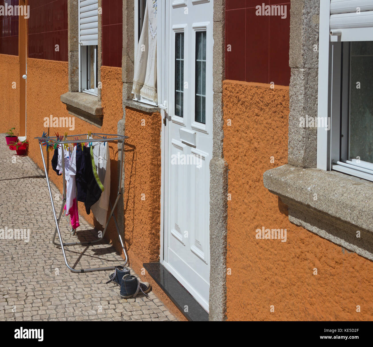 Dry cleaners exterior hi-res stock photography and images - Alamy