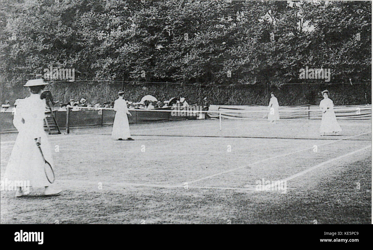 Wimbledon ladies' doubles final 1906 Stock Photo Alamy