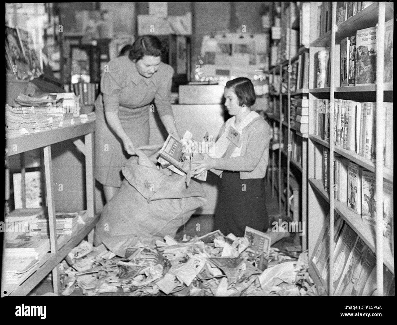 24992 Shop Bondi Junction Stock Photo Alamy